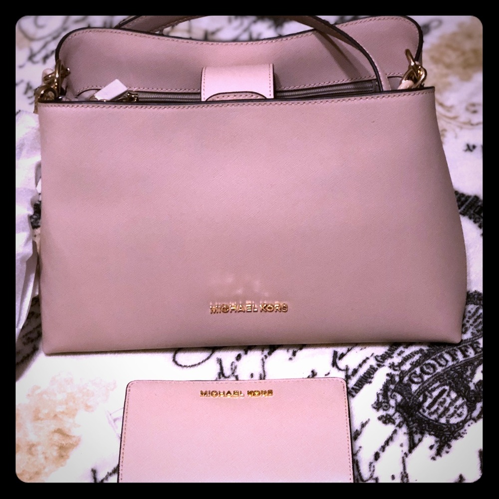 NWT Michael Kors leather purse and wallet.